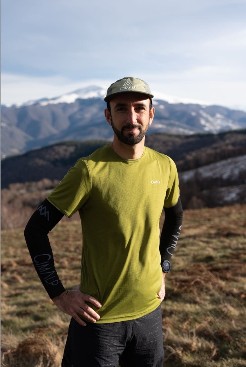 Portrait d'Aurélien Sanchez en tenue de trail running Cimalp